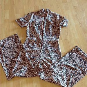 Leopard print wide leg jumpsuit size Small